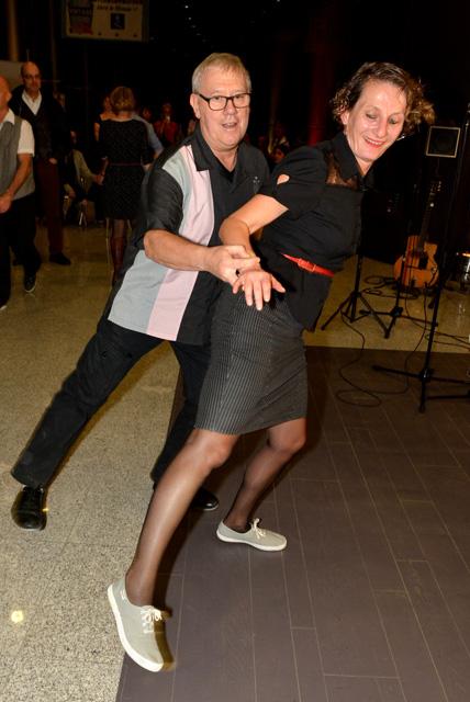 min 2015 12 05 tours swing 250